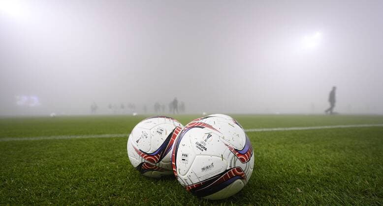 Fußball, EL, US Sassuolo Calcio - KRC Genk, Spielausfall wegen Nebels Illustration picture shows the official match ball before the start of the sixth and last game of the group stage of the Europa League competition, in Group F, between Italian Club Sassuolo and Belgian first league soccer team KRC Genk in Parma, Italy, Thursday 08 December 2016. YORICKxJANSENS  x04993786x