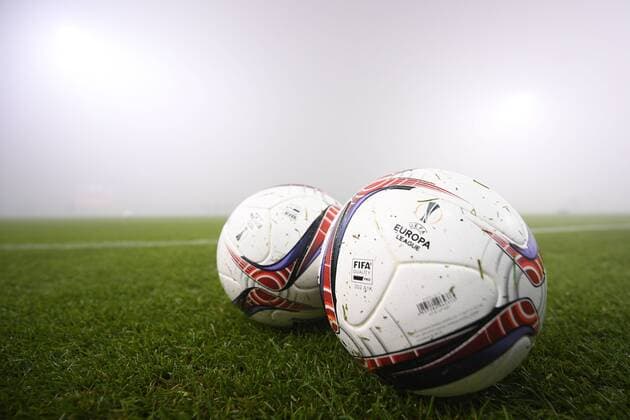 Fußball, EL, US Sassuolo Calcio - KRC Genk, Spielausfall wegen Nebels Illustration picture shows the official match ball before the start of the sixth and last game of the group stage of the Europa League competition, in Group F, between Italian Club Sassuolo and Belgian first league soccer team KRC Genk in Parma, Italy, Thursday 08 December 2016. YORICKxJANSENS  x04993785x