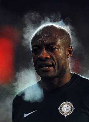 Themen der Woche - SPORT Bilder des Tages - SPORT Cold weather at Ankara... Osmanlispor s Pierre Webo during Osmanlispor - Zurich UEFA Europa League at Osmanli Stadium, Ankara, Dec 8th, 2016. (Hikmet Saatci - Depo Photos)  15577841