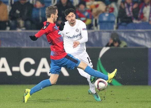 SOCCER - UEFA EL, Plzen vs A.Wien PRAGUE,CZECH REPUBLIC,08.DEC.16 - SOCCER - UEFA Europa League, group stage, FC Viktoria Plzen vs FK Austria Wien. Image shows Tarkan Serbest (A.Wien) and Tomas Horava (Pilsen). GEPAxpictures xChristianxOrt