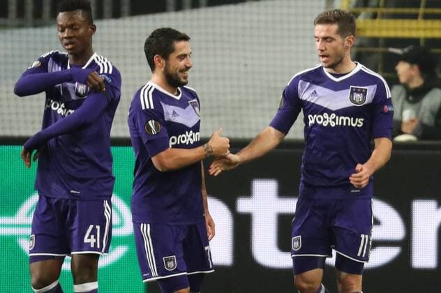 Anderlecht s Alexandru Chipciu (R) celebrates with his teammates after scoring during the sixth and last game in the group stage (group C) of the UEFA Europa League competition between Belgian soccer club RSC Anderlecht and French club AS Saint-Etienne, in Brussels, Thursday 08 December 2016. Anderlecht is already qualified for the next stage. VIRGINIExLEFOUR  x04993839x