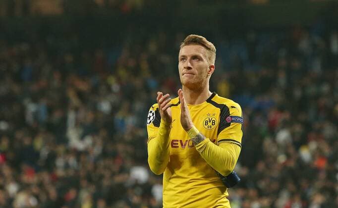 07.12.2016, Fussball Champions-League 2016 2017, Vorrunde 6.Spieltag, Real Madrid - Borussia Dortmund im Estadio Santiago Bernabeu Madrid (Spanien). Schlussjubel Marco Reus (Dortmund) 