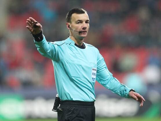 SOCCER - UEFA EL, Plzen vs A.Wien PRAGUE,CZECH REPUBLIC,08.DEC.16 - SOCCER - UEFA Europa League, group stage, FC Viktoria Plzen vs FK Austria Wien. Image shows referee Serhiy Boiko (UKR) . GEPAxpictures xChristianxOrt