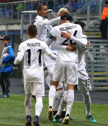 SOCCER - UEFA EL, Plzen vs A.Wien PRAGUE,CZECH REPUBLIC,08.DEC.16 - SOCCER - UEFA Europa League, group stage, FC Viktoria Plzen vs FK Austria Wien. Image shows the rejoicing of A.Wien. GEPAxpictures xChristianxOrt