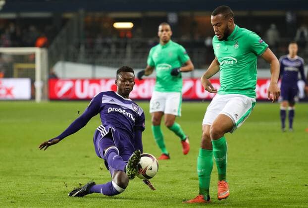 Anderlecht s Emmanuel Sowah and Saint-Etienne s Pierre-Yves Polomat fight for the ball during the sixth and last game in the group stage (group C) of the UEFA Europa League competition between Belgian soccer club RSC Anderlecht and French club AS Saint-Etienne, in Brussels, Thursday 08 December 2016. Anderlecht is already qualified for the next stage. VIRGINIExLEFOUR  x04993900x