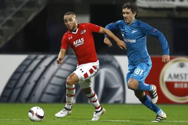 (l-r) Iliass Bel Hassani of AZ Alkmaar, Yuri Zhirkov of FC Zenit St. Petersburgduring the UEFA Europa League group D match between AZ Alkmaar and FC Zenit on December 08, 2016 at the AFAS stadium in Alkmaar, The Netherlands. AZ v FC Zenit UEFA Europa League 2016 2017 xVIxxIVx 6726539