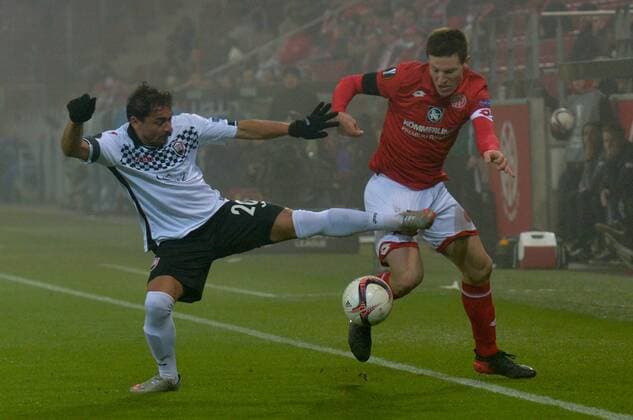 08.12.2016, xtkx, Fussball Europa League, FSV Mainz 05 - FK Qaebaelae, emspor, v.l. Ricardinho (Gabala) , Gaetan Bussmann (Mainz 05) , Mainz