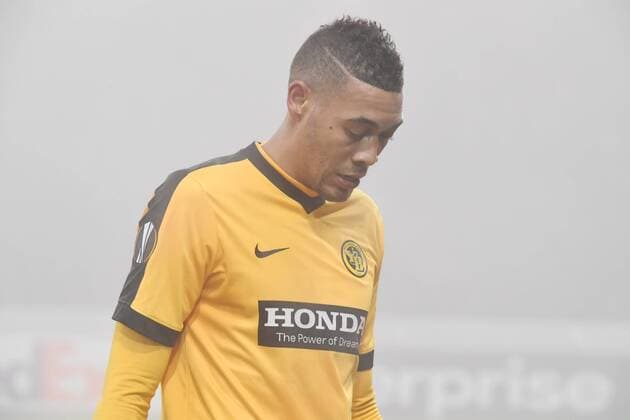 08.12.2016 Bern Stade de Suisse Fussball Herren Saison 2016 2017 Europa League BSC Young Boys - Astana Bild zeigt Guillaume Hoarau (YB) Aktion Nebel 
