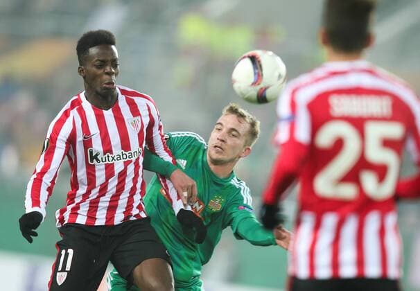 SOCCER - UEFA EL, Rapid vs Bilbao VIENNA,AUSTRIA,08.DEC.16 - SOCCER - UEFA Europa League, group stage, SK Rapid Wien vs Athletic Club Bilbao. Image shows Inaki Williams (Bilbao) and Christopher Dibon (Rapid). GEPAxpictures xPatrickxLeuk