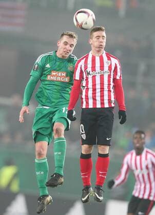 SOCCER - UEFA EL, Rapid vs Bilbao VIENNA,AUSTRIA,08.DEC.16 - SOCCER - UEFA Europa League, group stage, SK Rapid Wien vs Athletic Club Bilbao. Image shows Christopher Dibon (Rapid) and Iker Muniain (Bilbao). GEPAxpictures xPatrickxLeuk