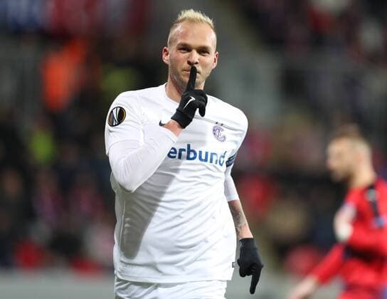 SOCCER - UEFA EL, Plzen vs A.Wien PRAGUE,CZECH REPUBLIC,08.DEC.16 - SOCCER - UEFA Europa League, group stage, FC Viktoria Plzen vs FK Austria Wien. Image shows the rejoicing of Raphael Holzhauser (A.Wien). GEPAxpictures xChristianxOrt