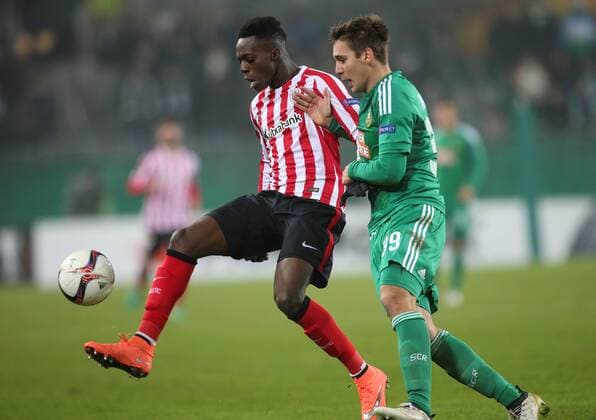 SOCCER - UEFA EL, Rapid vs Bilbao VIENNA,AUSTRIA,08.DEC.16 - SOCCER - UEFA Europa League, group stage, SK Rapid Wien vs Athletic Club Bilbao. Image shows Inaki Williams (Bilbao) and Maximilian Woeber (Rapid). GEPAxpictures xPatrickxLeuk