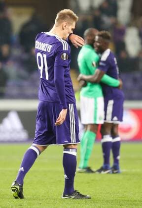 Anderlecht s Lukasz Teodorczyk looks dejected after the sixth and last game in the group stage (group C) of the UEFA Europa League competition between Belgian soccer club RSC Anderlecht and French club AS Saint-Etienne, in Brussels, Thursday 08 December 2016. Anderlecht is already qualified for the next stage. VIRGINIExLEFOUR  x04994123x
