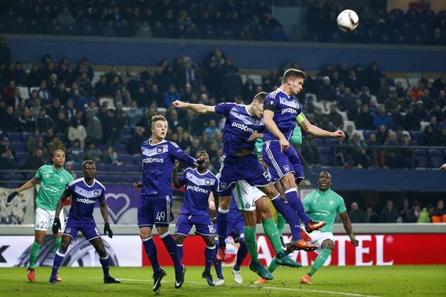 ANDERLECHT, BELGIUM - DECEMBER 08 : Jorn Vancamp forward of RSC Anderlecht and Leander Dendoncker midfielder of RSC Anderlecht during the Europa League match between RSC Anderlecht and AS.Saint Etienne in Anderlecht, Belgium , 08 12 2016. (Photo by Jimmy Bolcina Photo News FOOTBALL : Anderlecht vs st etienne - UEFA ligue europa - 08 12 2016 PHOTONEWS PANORAMIC 