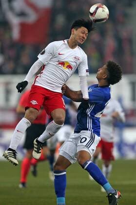 SOCCER - UEFA EL, RBS vs Schalke SALZBURG,AUSTRIA,08.DEC.16 - SOCCER - UEFA Europa League, group stage, Red Bull Salzburg vs FC Schalke 04. Image shows Valentino Lazaro (RBS) and Thilo Kehrer (Schalke). GEPAxpictures xThomasxBachun