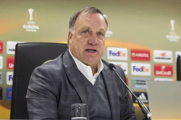 coach Dick Advocaat of Fenerbahce SKduring the Europa League group A match between Feyenoord and Fenerbahce SK on December 08, 2016 at the Kuip stadium in Rotterdam, The Netherlands. Feyenoord v Fenerbahce SK UEFA Europa League 2016 2017 xVIxGerritxvanxKeulenxIVx 6727314