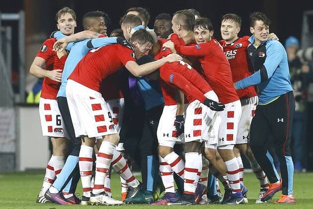 AZ players celebrateduring the UEFA Europa League group D match between AZ Alkmaar and FC Zenit on December 08, 2016 at the AFAS stadium in Alkmaar, The Netherlands. AZ v FC Zenit UEFA Europa League 2016 2017 xVIxxIVx 6727348