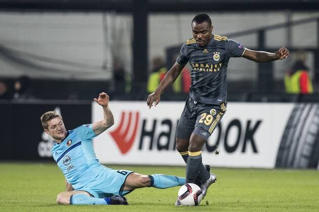 (L-R) Jan-Arie van der Heijden of Feyenoord, Emmanuel Emenike of Fenerbahce SKduring the Europa League group A match between Feyenoord and Fenerbahce SK on December 08, 2016 at the Kuip stadium in Rotterdam, The Netherlands. Feyenoord v Fenerbahce SK UEFA Europa League 2016 2017 xVIxGerritxvanxKeulenxIVx 6727372