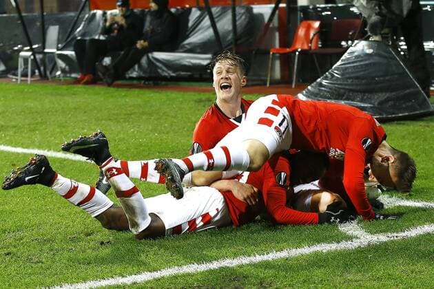 (l-r) Wout Weghorst of AZ Alkmaar, Ridgeciano Haps of AZ Alkmaar scored, Muamer Tankovic of AZ Alkmaarduring the UEFA Europa League group D match between AZ Alkmaar and FC Zenit on December 08, 2016 at the AFAS stadium in Alkmaar, The Netherlands. AZ v FC Zenit UEFA Europa League 2016 2017 xVIxxIVx 6727375