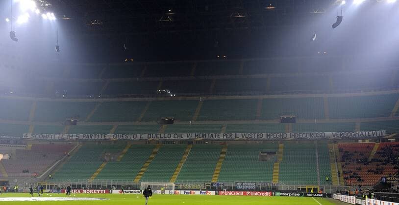 Plakat Fanplakat Transparent di contestazione tifosi Fans Inter, Curva Nord vuota. Supporters Empy stands for a strike of Inter Supporters Europa League 2016 2017 Inter Mailand - Sparta Prag giuseppexceleste