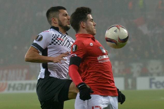 08.12.2016, xtkx, Fussball Europa League, FSV Mainz 05 - FK Qaebaelae, emspor, v.l. Urfan Abbasov (Gabala) , Jairo Sampeiro (Mainz 05) , Mainz