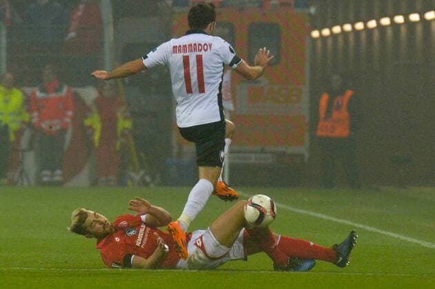 08.12.2016, xtkx, Fussball Europa League, FSV Mainz 05 - FK Qaebaelae, emspor, v.l. Alexander Hack (Mainz 05) , Asif Mammadov (Gabala) , Mainz