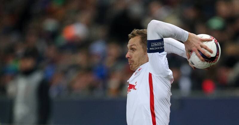 SOCCER - UEFA EL, RBS vs Schalke SALZBURG,AUSTRIA,08.DEC.16 - SOCCER - UEFA Europa League, group stage, Red Bull Salzburg vs FC Schalke 04. Image shows Christian Schwegler (RBS). GEPAxpictures xThomasxBachun