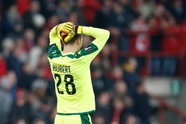 Standard s goalkeeper Guillaume Hubert looks dejected after the sixth and last game of the group stage (group G) of the Europa League competition between Belgian soccer team Standard de Liege and Dutch club Ajax Amsterdam in Liege, Thursday 08 December 2016. BRUNOxFAHY  x04994321x