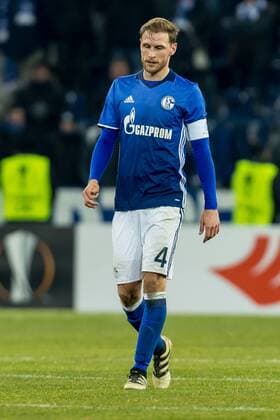 Salzburg, Austria 08.12.2016, UEFA Europa League - 2016 17 Season, Gruppenphase, Matchday 6 - FC Salzburg - FC Schalke 04, Benedikt Hoewedes (S04) enttaeuscht, enttaeuschung ( DeFodi048