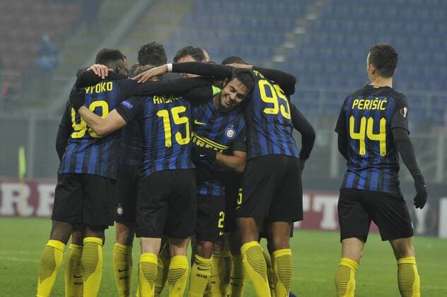 08.12.2016. San Siro Stadium, Milan, Italy. UEFA Europa League Football. Inter player celebrate the second and winning goal from Eder in the 90th minute during Inter Milan versus Sparta Prague. xGaetanoxPiazzollax  ActionPlus11818198