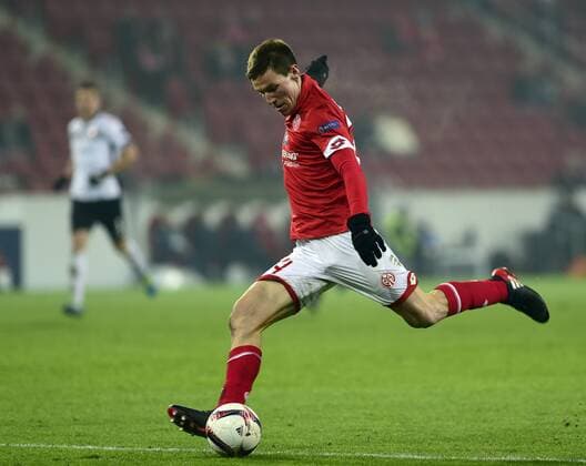 Deutschland - - Fussball - 8.12.2016 Europa League 1. Runde 1. FSV Mainz 05 (mz) - FK Qaebaelae (q) 2:0 Gaetan BUSSMANN (1. FSV Mainz 05), Aktion mit Ball Fussball-Europa-League 1. FSV Mainz 05