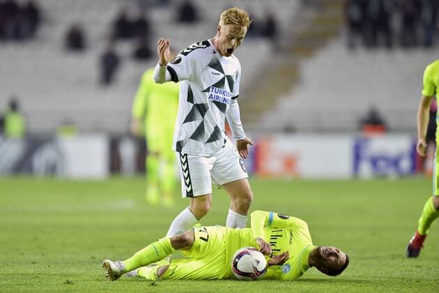 Danijel Milicevic midfielder of KAA Gent is injured, Jens Jonsson midfielder of Konyaspor FOOTBALL : Konyaspor vs KAA La Gantoise - Ligue europeenne UEFA - 08 12 2016 PhotoNews Panoramic  665589889