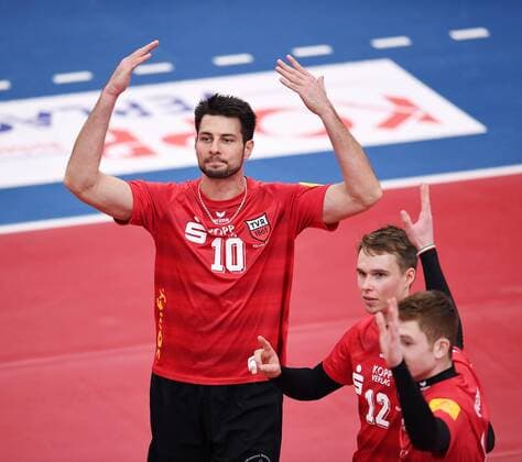 Volleyball 1. Bundesliga Saison 2016 2017 09.12.2016 TV Rottenburg - VCO Berlin JUBEL TV Rottenburg; Ferenc Nemeth, Phillip Trenkler und Tim Grozer (v.li.) 
