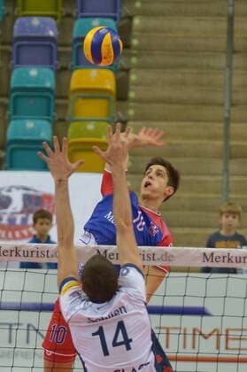 10.12.2016, xtkx, Volleyball 1.Bundesliga Herren, United Volleys - SVG Lueneburg, emspor, v.l.Michel Schlien (Luenburg) , Moritz reichert (United Volleys) , Rüsselsheim
