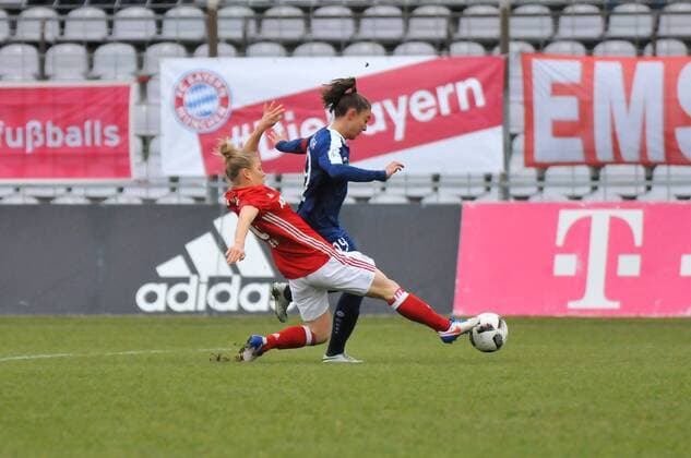 Felicitas Rauch (Turbine Potsdam), Leonie Maier (FC Bayern Muenchen, Leo Maier) München, Deutschland, 11.12.2016, Frauenfußball, FC Bayern München - Turbine Potsdam, xKLx