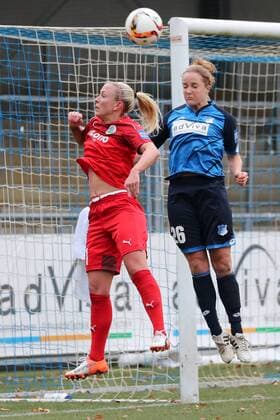v.li.: Mandy Islacker (Frankfurt, 11), Sophie Howard (TSG, 26), Kopfball, header, Aktion, Action, Fussball, Allianz Frauen-Bundesliga, TSG 1899 Hoffenheim - 1. FFC Frankfurt, xozx