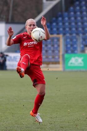 Mandy Islacker (Frankfurt, 11), Freisteller, Ganzkörper, Einzelbild, Aktion, Action, Fussball, Allianz Frauen-Bundesliga, TSG 1899 Hoffenheim - 1. FFC Frankfurt, xozx