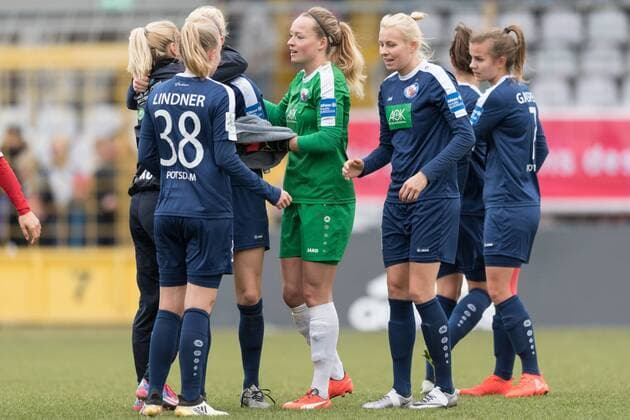 Im Bild Potsdam bejubelt den Auswärtssieg, Fußball, Allianz Frauen Bundesliga, FC Bayern München - Turbine Potsdam, xmfx