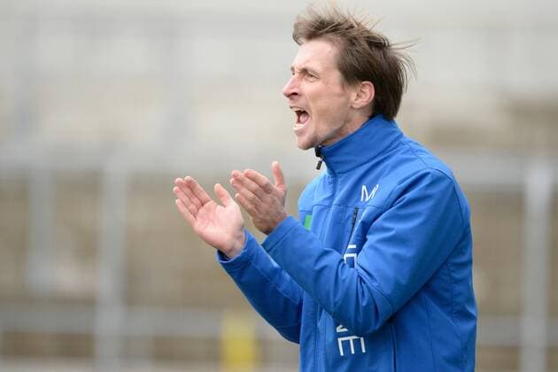 Matthias Rudolph, Chef-Trainer (1. FFC Turbine Potsdam), klatscht Beifall, FC Bayern Muenchen Frauen vs 1. FFC Turbine Potsdam, 11.12.16
