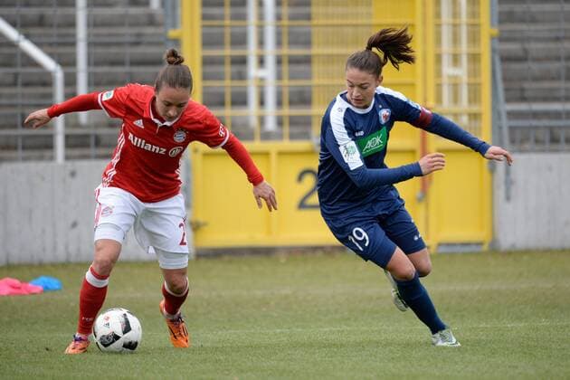 Gina Lewandowski (FC Bayern Muenchen - Frauenfussball), Felicitas Rauch (1. FFC Turbine Potsdam), v.li., Aktion, FC Bayern Muenchen Frauen vs 1. FFC Turbine Potsdam, 11.12.16