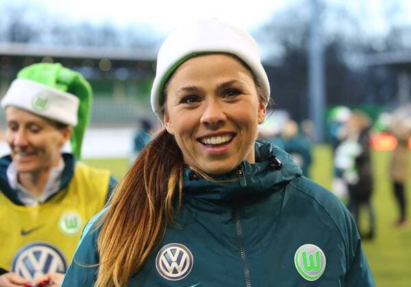 VfL vs Freiburg, Frauen Wolfsburg, Deutschland. 11.12.2016, FUßBALL - VfL Wolfsburg vs SC Freiburg, 1. Allianz Frauen Bundesliga, Saison 2016-17. Bild zeigt: Sara Björk Gunnarsdottir (VfL Wolfsburg) Wolfsburg