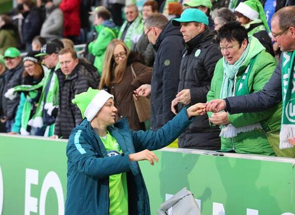 VfL vs Freiburg, Frauen Wolfsburg, Deutschland. 11.12.2016, FUßBALL - VfL Wolfsburg vs SC Freiburg, 1. Allianz Frauen Bundesliga, Saison 2016-17. Bild zeigt: Zsanett Jakabfi (VfL Wolfsburg) Wolfsburg