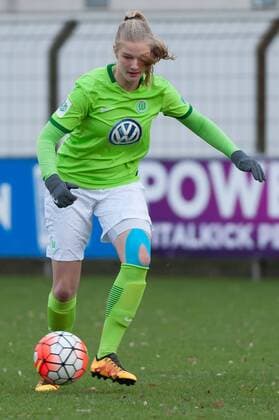 Anna-Lena Stolze (VfL Wolfsburg II, 2) Freisteller, Einzelbild, Aktion, Fussball, 2. Frauen-Bundesliga Nord, SV Meppen - VfL Wolfsburg II, xobx