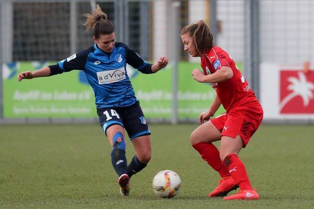 v.li.: Lina Bürger (Lina Buerger, TSG, 14), Tanja Pawollek (Frankfurt, 31), Zweikampf, Duell, duel, tackle, tackling, Dynamik, Action, Aktion, Fussball, Allianz Frauen-Bundesliga, TSG 1899 Hoffenheim - 1. FFC Frankfurt, xozx