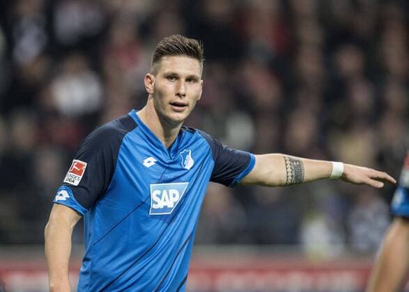 Niklas SUELE (Süle, 1899) Gestik, Geste, Fussball 1. Bundesliga, 14. Spieltag, Eintracht Frankfurt (F) - TSG 1899 Hoffenheim (1899) 0:0, am 09.12.2016 in Frankfurt Deutschland.