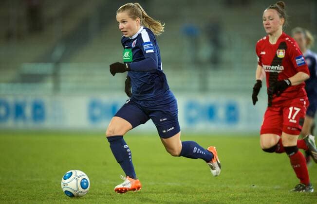 Fussball Frauen 1.Bundesliga 14.12.2016 Potsdam Karl Liebknecht Stadion 1 FFC Turbine Potsdam geg Bayer 04 Leverkusen 1 : 0 Tabea KEMME 21 Turbine Marina HEGERING 17 Leverkusen