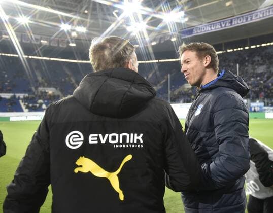 Vor dem Spiel: Geschäftsführer Hans-Joachim Watzke BVB Borussia Dortmund (links) begrüßt Trainer Coach Julian Nagelsmann TSG 1899 Hoffenheim TSG 1899 Hoffenheim vs Borussia Dortmund BVB 16.12.2016