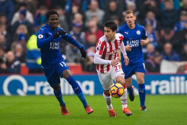17.12.2016. Bet365 Stadium, Stoke, England. Premier League Football. Stoke City versus Leicester. Stoke City forward Bojan Krkic and Leicester City midfielder Daniel Amartey chase after a loose ball. xTimxWilliamsx  ActionPlus11821616
