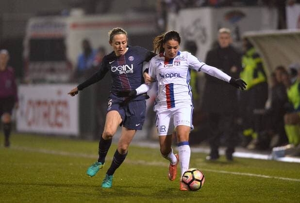 Amel Majri (ol) - Sabrina Delannoy (psg) FOOTBALL : Paris SG vs Olympique Lyonnais - D1 Feminine - 17 12 2016 AnthonyBIBARD FEP 