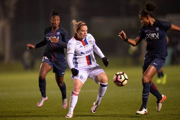 Eugenie Le Sommer (ol) - Laura Georges (psg) FOOTBALL : Paris SG vs Olympique Lyonnais - D1 Feminine - 17 12 2016 AnthonyBIBARD FEP 